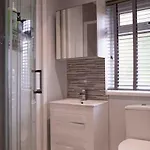 Villa Hot Tub - Cross Lane Leeds (West Yorkshire)