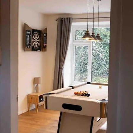 Hot Tub - Cross Lane リーズ