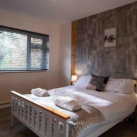 Hot Tub - Cross Lane *