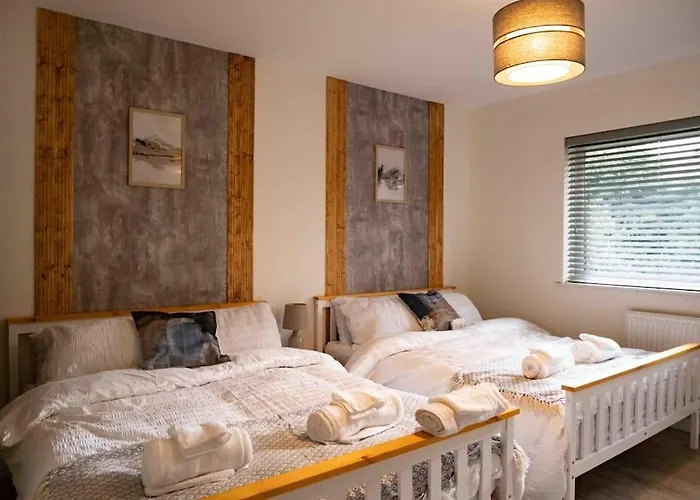 Hot Tub - Cross Lane ヴィラ