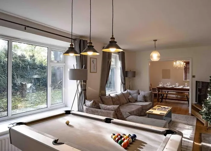 Hot Tub - Cross Lane Villa Leeds (West Yorkshire)