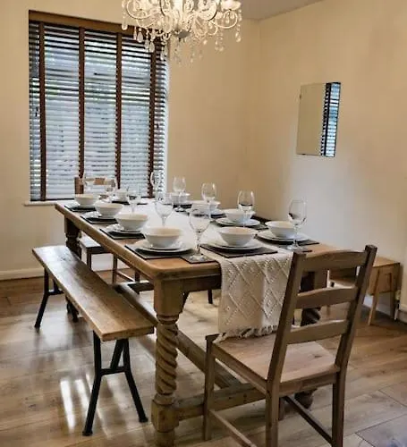 Hot Tub - Cross Lane *