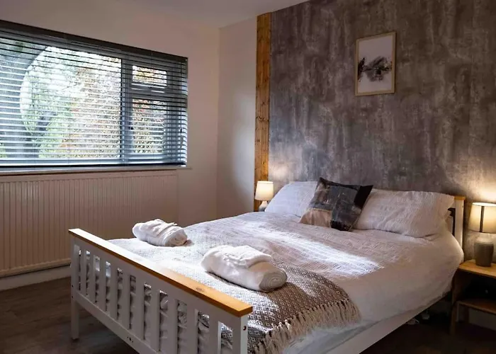 Villa Hot Tub - Cross Lane *